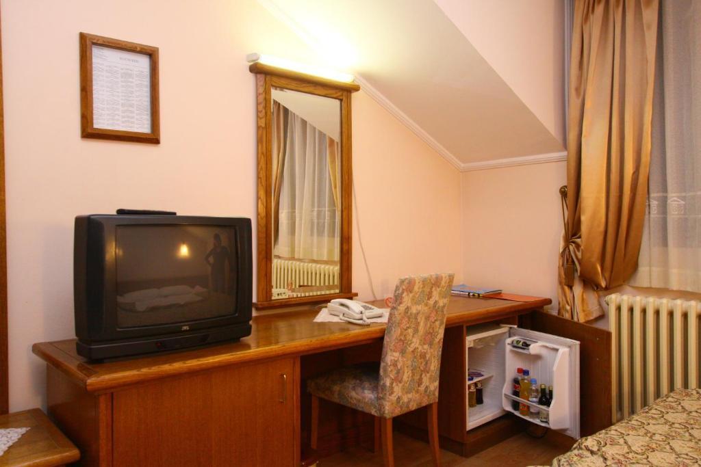 Garni Hotel Pbg 수보티차 객실 사진